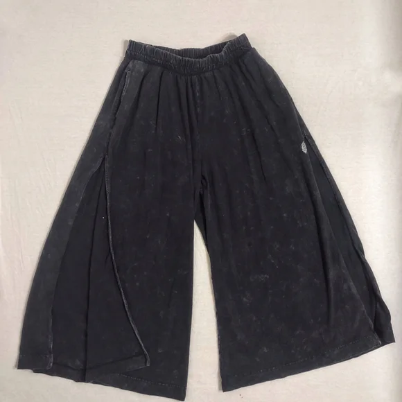 NWOT Free People Movement Hot Shot Wide Leg Pants, Medium In Washed Black - Picture 3 of 7